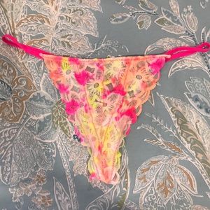 NWOT PINK SIZE LARGE EXTRA LOW RISE VSTRING THONG